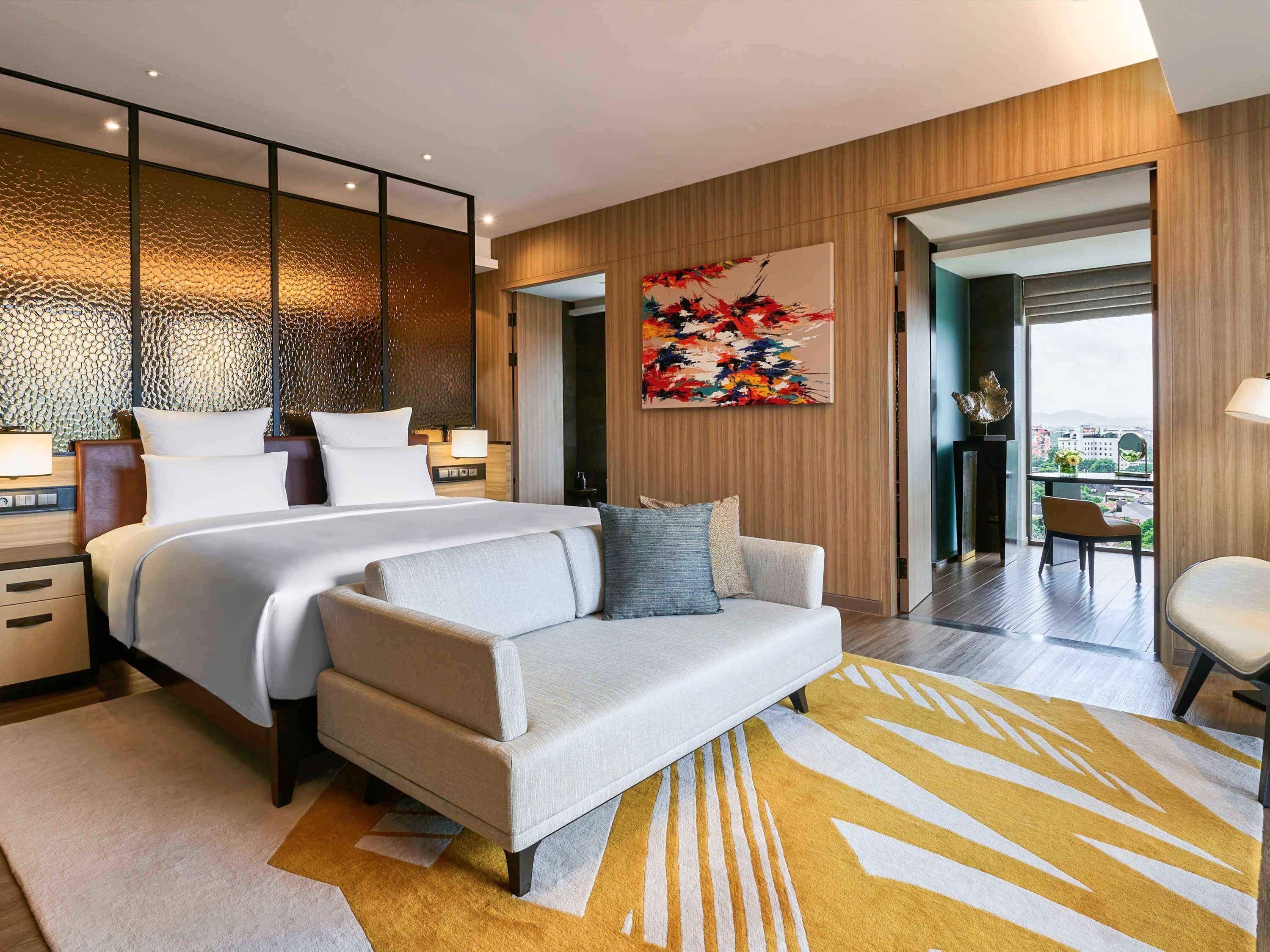 Pullman Grand Hotel 5*